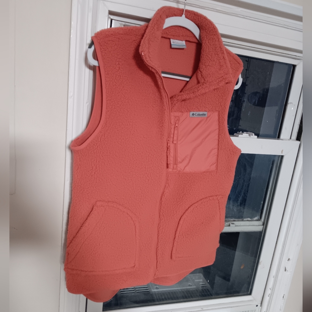 "Columbia" Brand Sherpa SalmonPink Vest